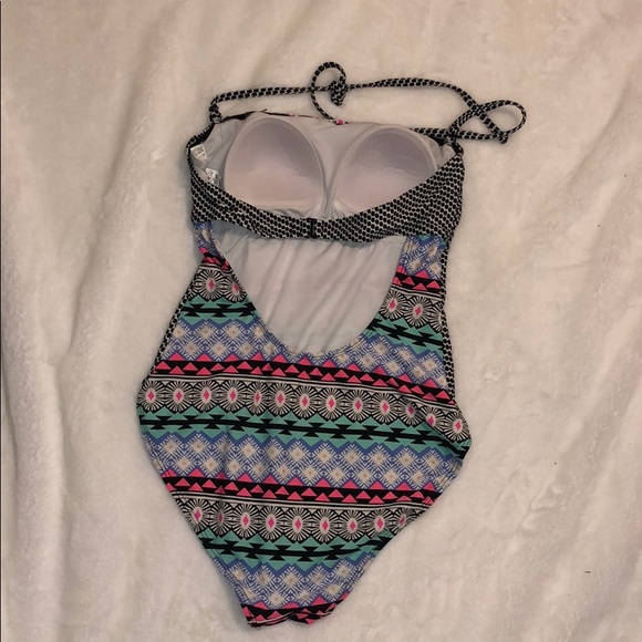 NWOT old navy bathing suit - Picture 3 of 3